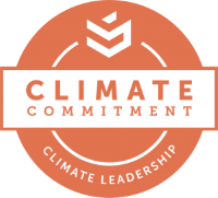 Orange circle with the words Climate Commitment and Climate Leadership. Icon reprensenting the organization Second Nature in the shape of a block with the letters 