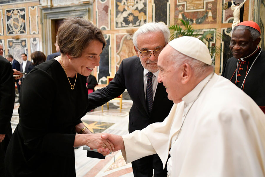 Chancellor and Governor Healey greet Pope Francis