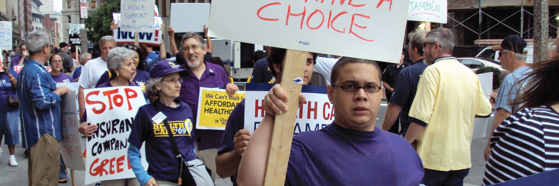 students marching in SEIU picket line